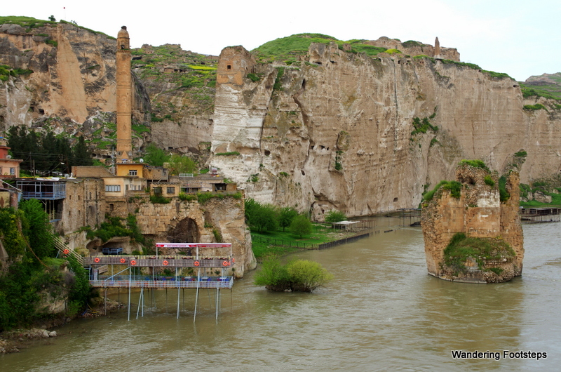 The Old Bridge of Hasankeyf.  Well, it's ruins, anyway...