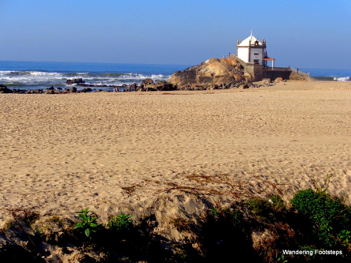 The "Miracle Chapel", or Chapel of the Lord of Stone, on the beach south of Porto.