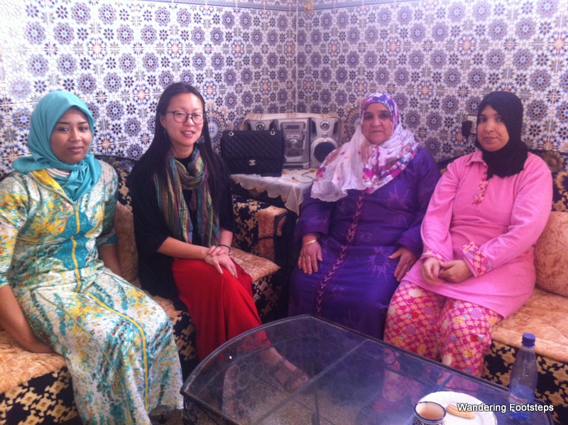 Sahnah with Atika (left), Hafida (right) and Hafida's mom.