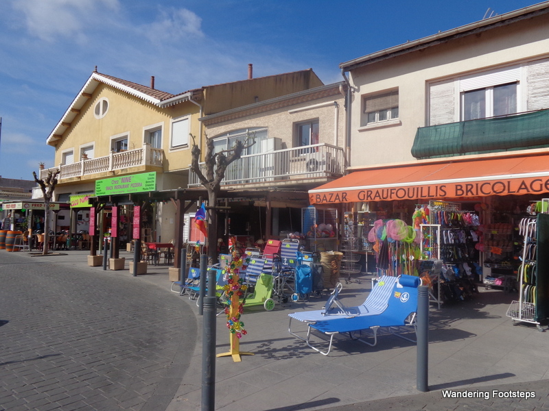 Tourist shops in the central square of le Grau.