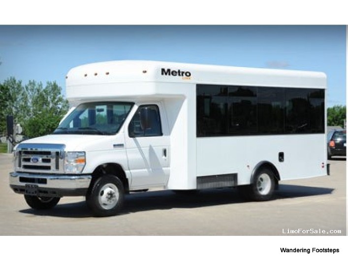 One of many different styles of Ford F450 minibuses.